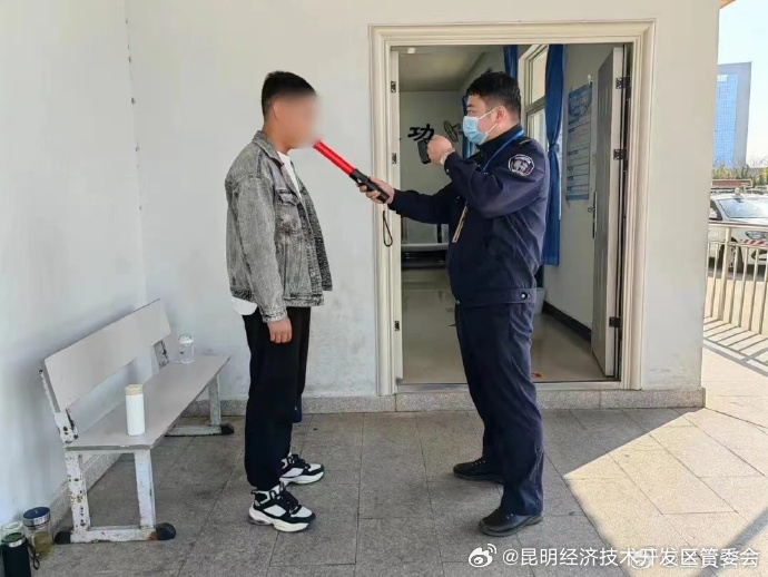 最“牛”酒驾，学员酒后参加科目三考试 