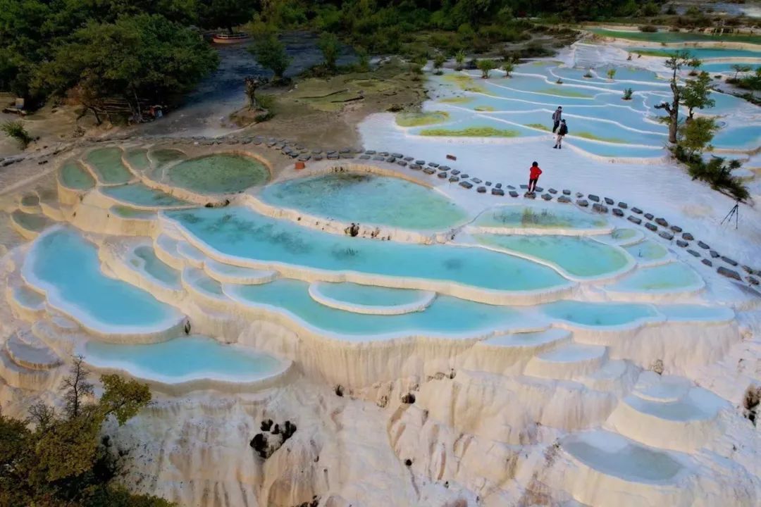 "仙人遗田"——香格里拉白水台