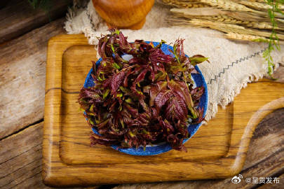 烹调香椿前最好先焯水 