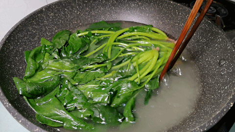 常吃菠菜能帮助清洁口腔