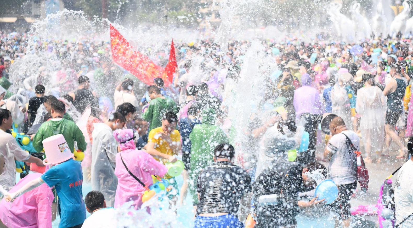 与“水”有约，共赴一场清凉！2024年西双版纳泼水节这样玩_http://www.mainten.cn_ycb_第4张
