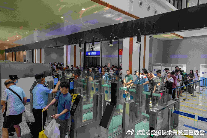 中老铁路磨憨口岸出入境旅客同比增101%