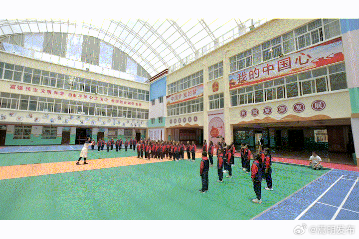 云南迪庆：各民族学生共成长 民族团结开新花