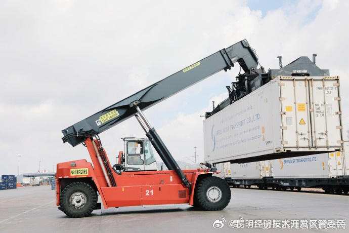 中老铁路进出口果蔬运输量日均突破1500吨