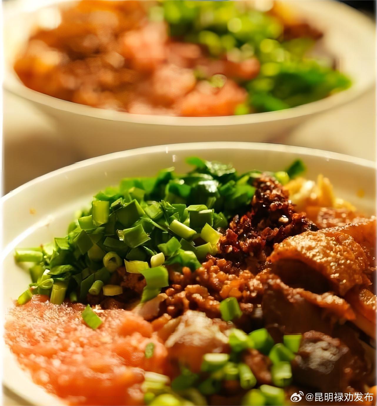 好在昆明·市场里的网红店丨版筑翠园这个上过《焦点访谈》的小面馆 是东川红土地走出的好味道