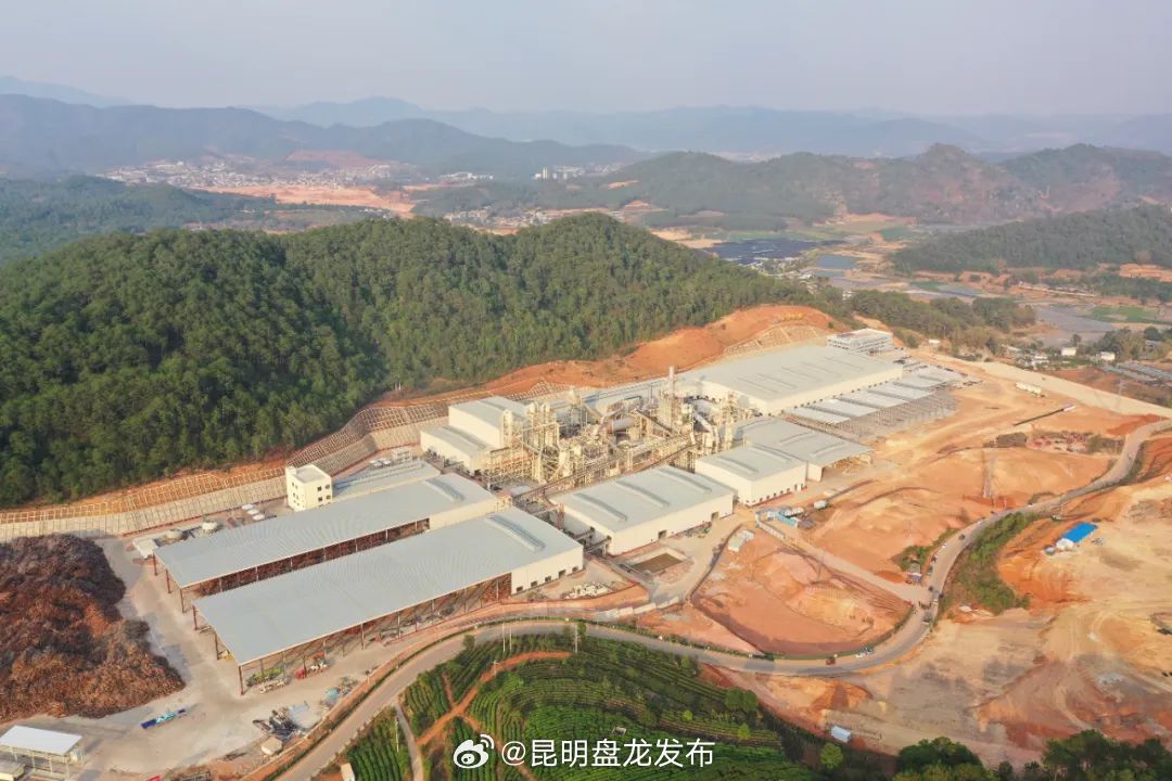 云投集团年产40万m³轻质超强刨花板项目首板成功下线