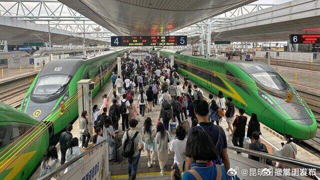 高铁涨价冲上热搜,12306回应