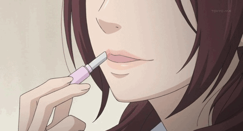 横着涂唇膏可能加重唇纹