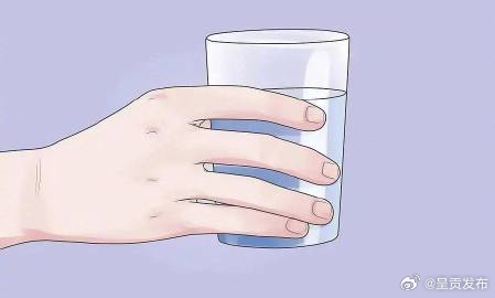 睡前口渴到底要不要喝水