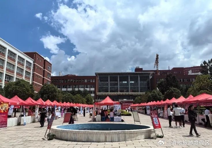 精准匹配促进就业 度假区服务企业参加云南经管院专场招聘会