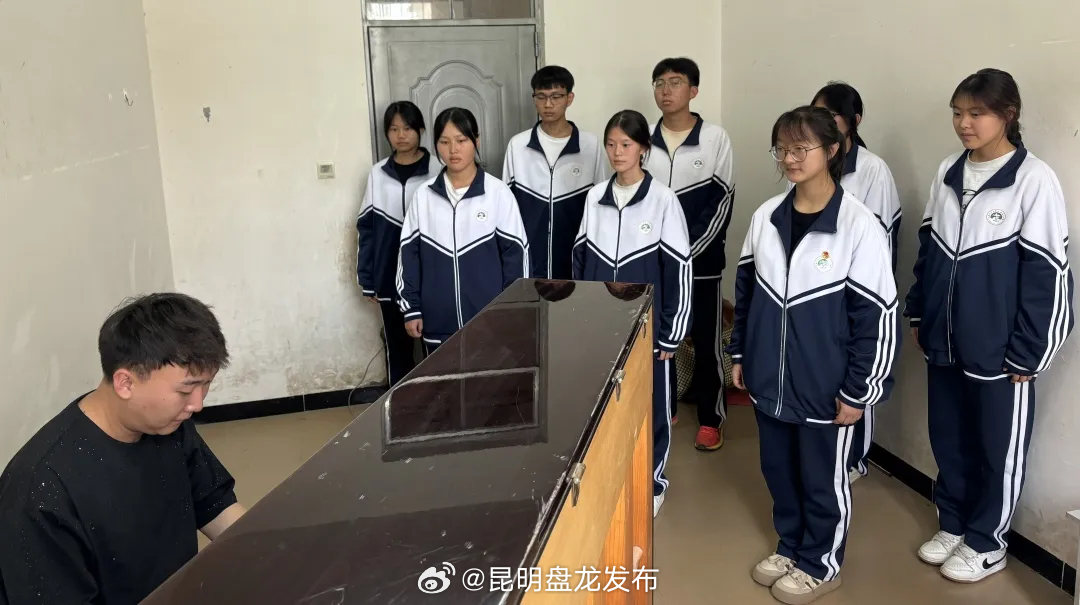 文化中国行 | 刷屏！这位青年教师用音乐鼓励高三追梦学子