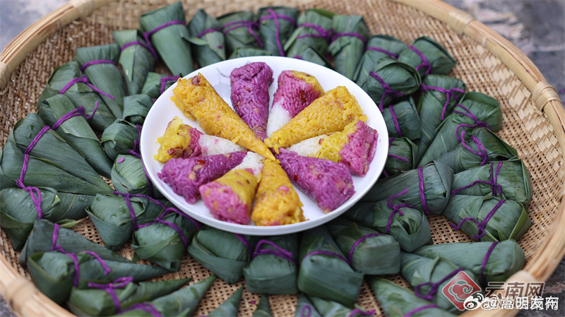 玉溪江川：彩色粽子抢鲜上市