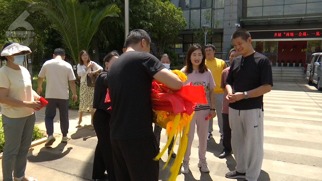 8099999街头巷尾微信