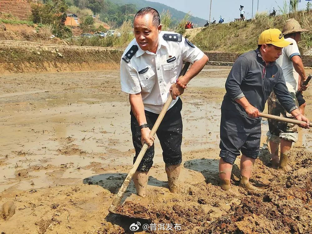 党旗在基层一线高高飘扬 | 李万彬：拉祜山乡“授渔人”