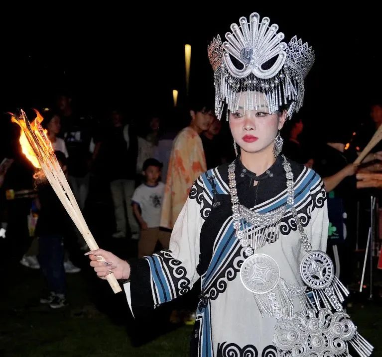 8099999街头巷尾微信