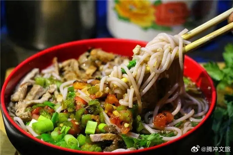 顺江火烧肉米线