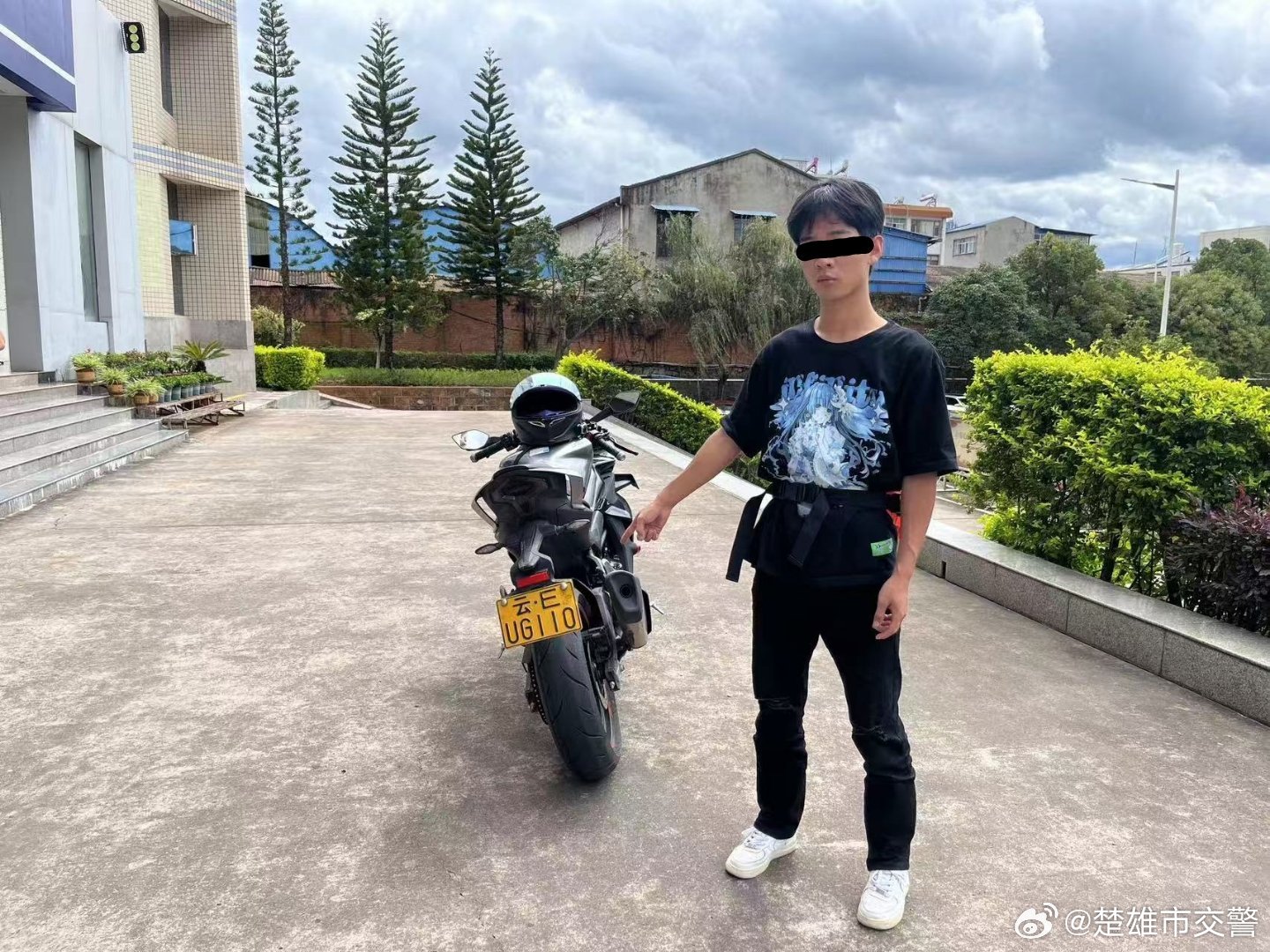 楚雄市交警
