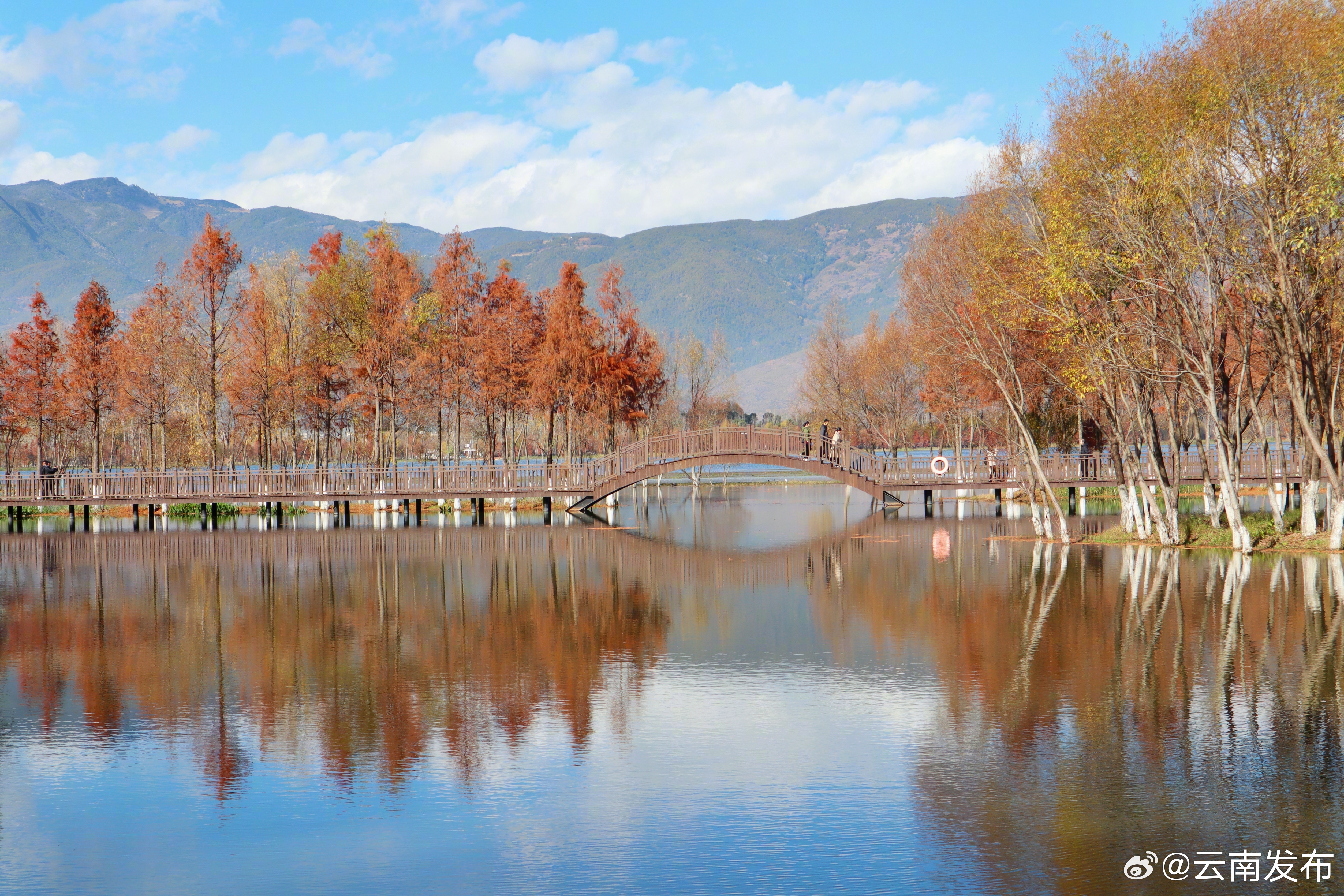 茈碧湖幸福河湖项目建成开放