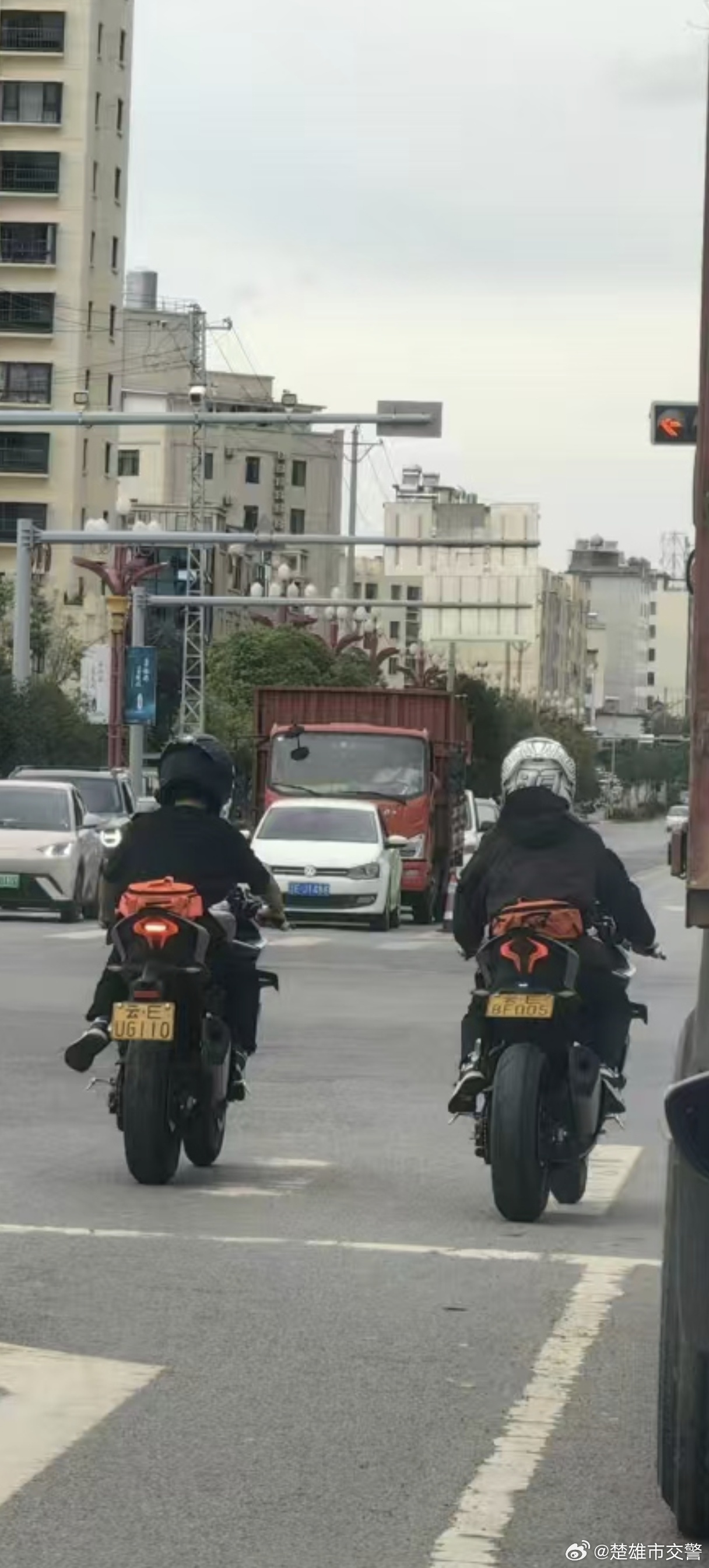 楚雄市交警