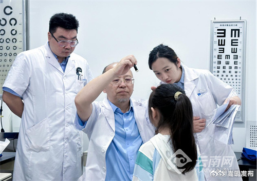 开学季昆明各眼科医院迎来就诊高峰