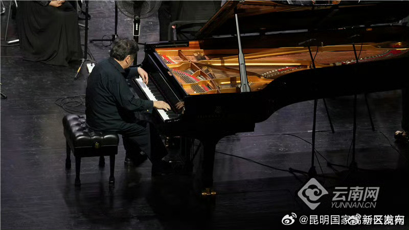 “钢琴泰斗”殷承宗24年后再访云南 与昆明聂耳交响乐团奏响《黄河》