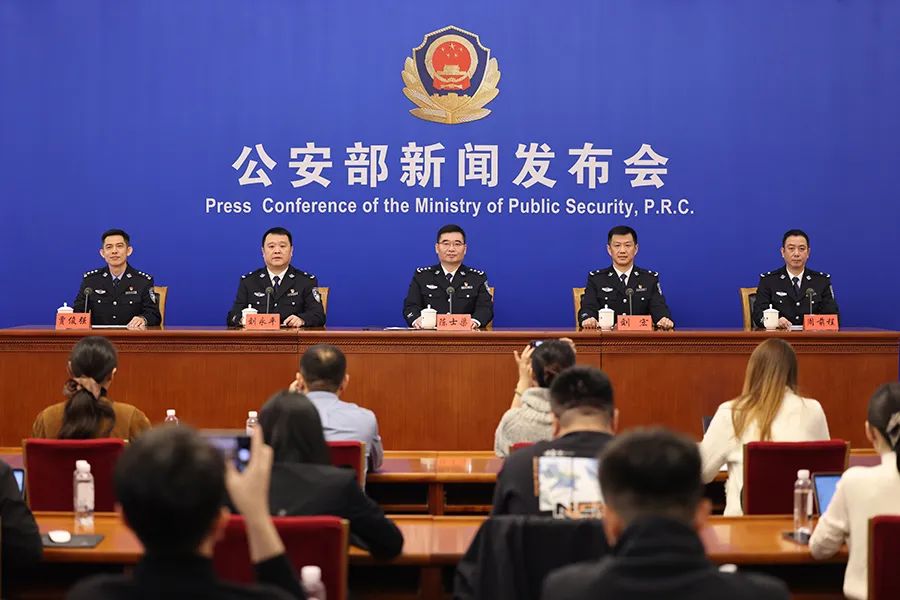 8099999街头巷尾微信