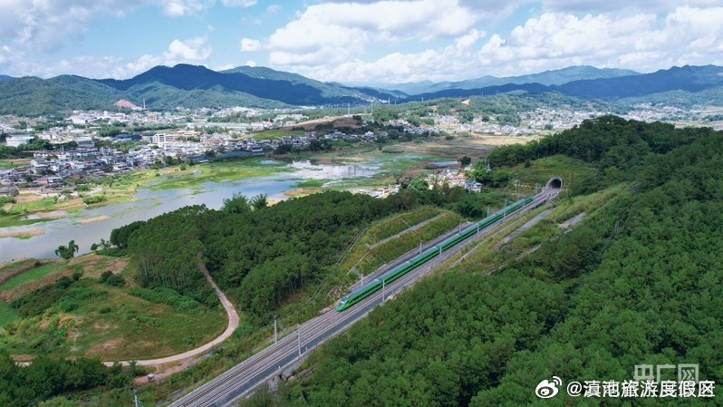 今年前10月云南铁路发送旅客超9000万人次