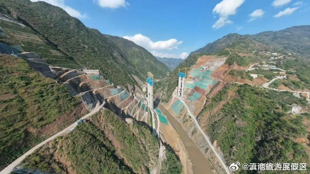 渝昆高铁洛泽河特大桥主墩封顶，创下三项记录