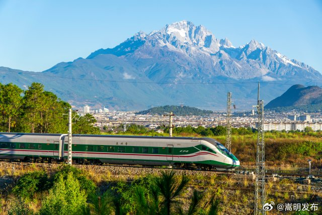 开屏观察｜丽香铁路开通运营满一年，累计发送旅客超317万人次