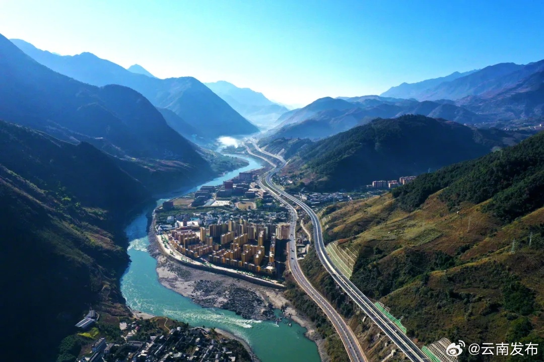 怒江州结束了不通高速公路、没有机场的历史