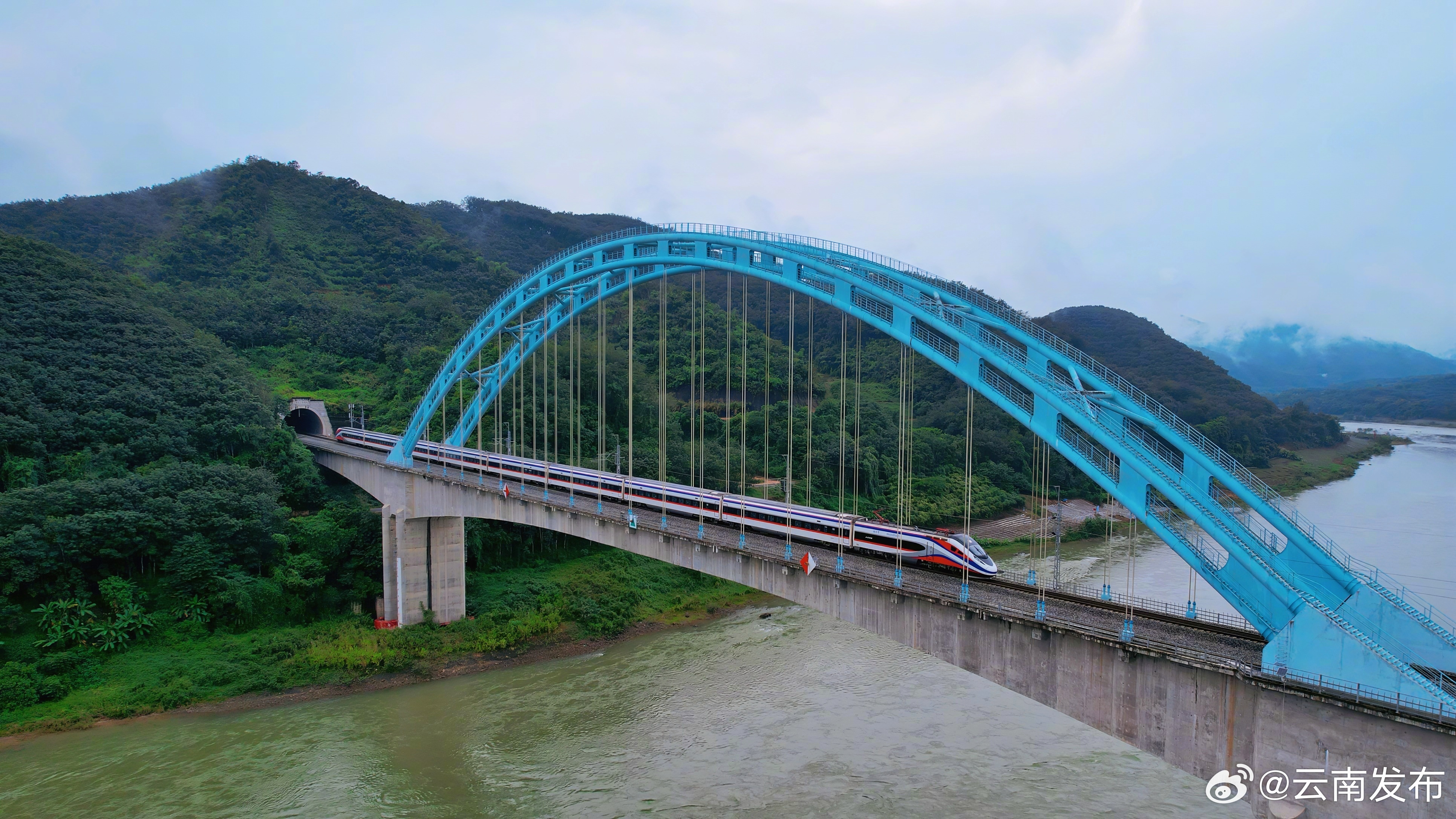 中老铁路开通三年累计发送旅客超4300万人次
