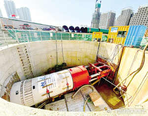 滇中引水二期配套工程昆明段首段顶管工程开始顶进