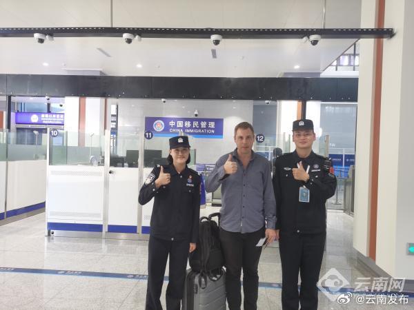 中老铁路迎来首位240小时过境免签入境旅客