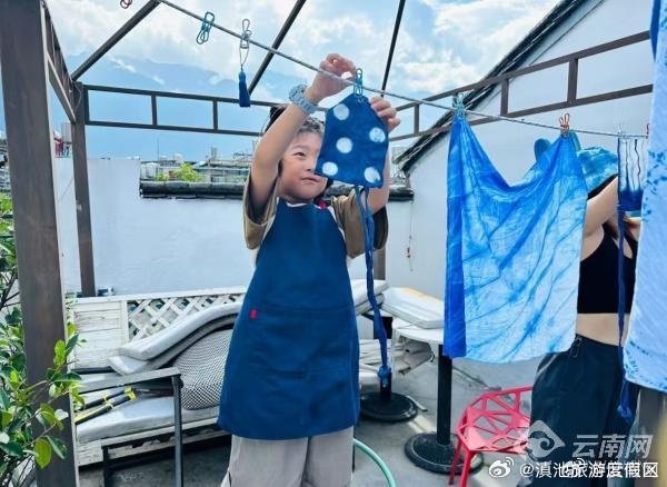 “非遗过大年” 去大理学扎染成春节期间最热门玩法