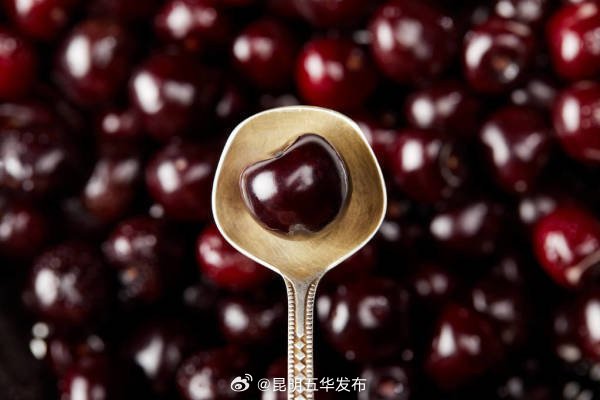 红到发黑的车厘子更甜吗