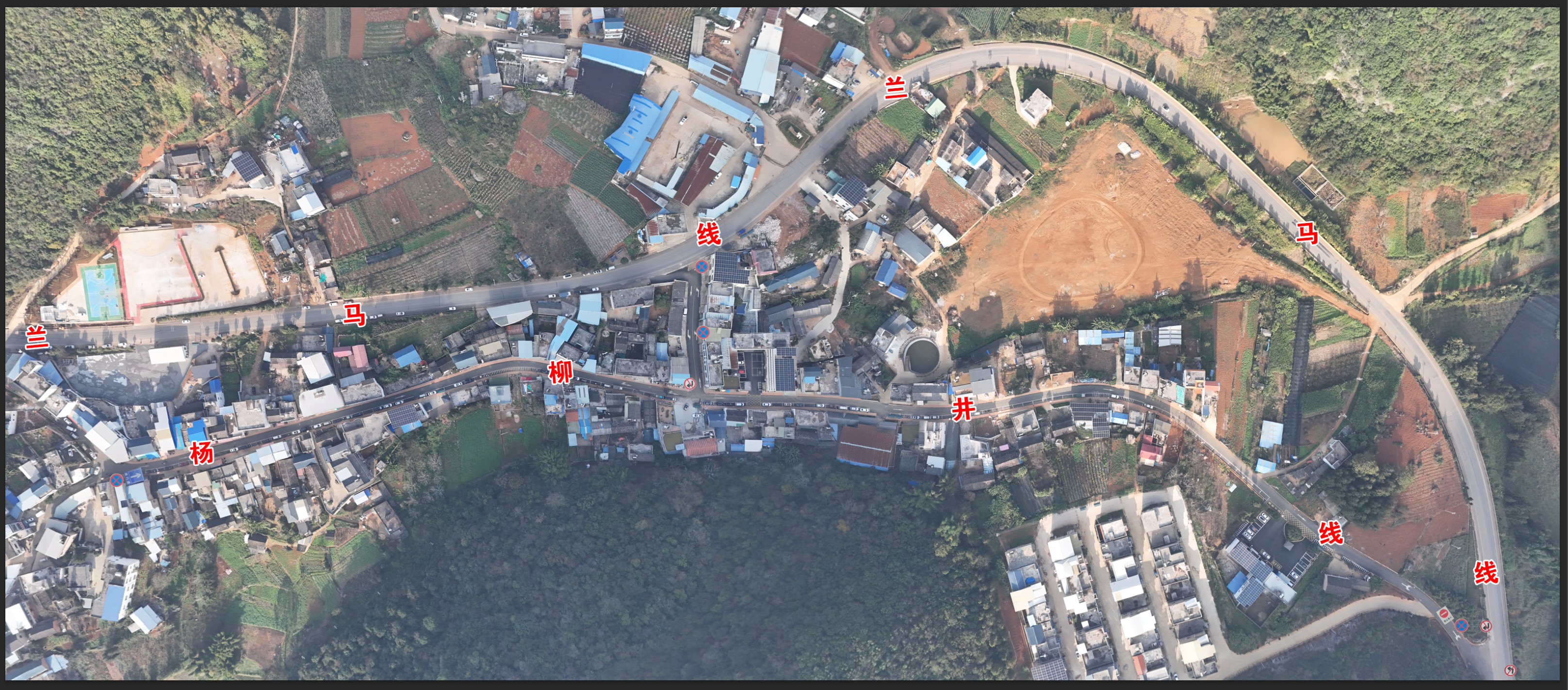 关于文山市柳井彝族乡杨柳井线柳井街路段实施单向通行、规范车辆停放的通告