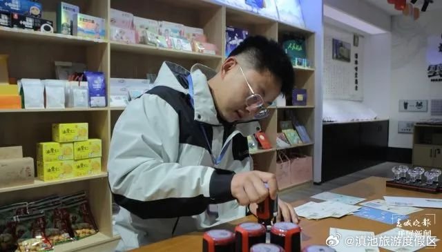 从邮戳到非遗，他在海鸥邮局“玩”出花来了