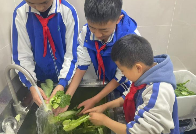 昆明西山教育体育
