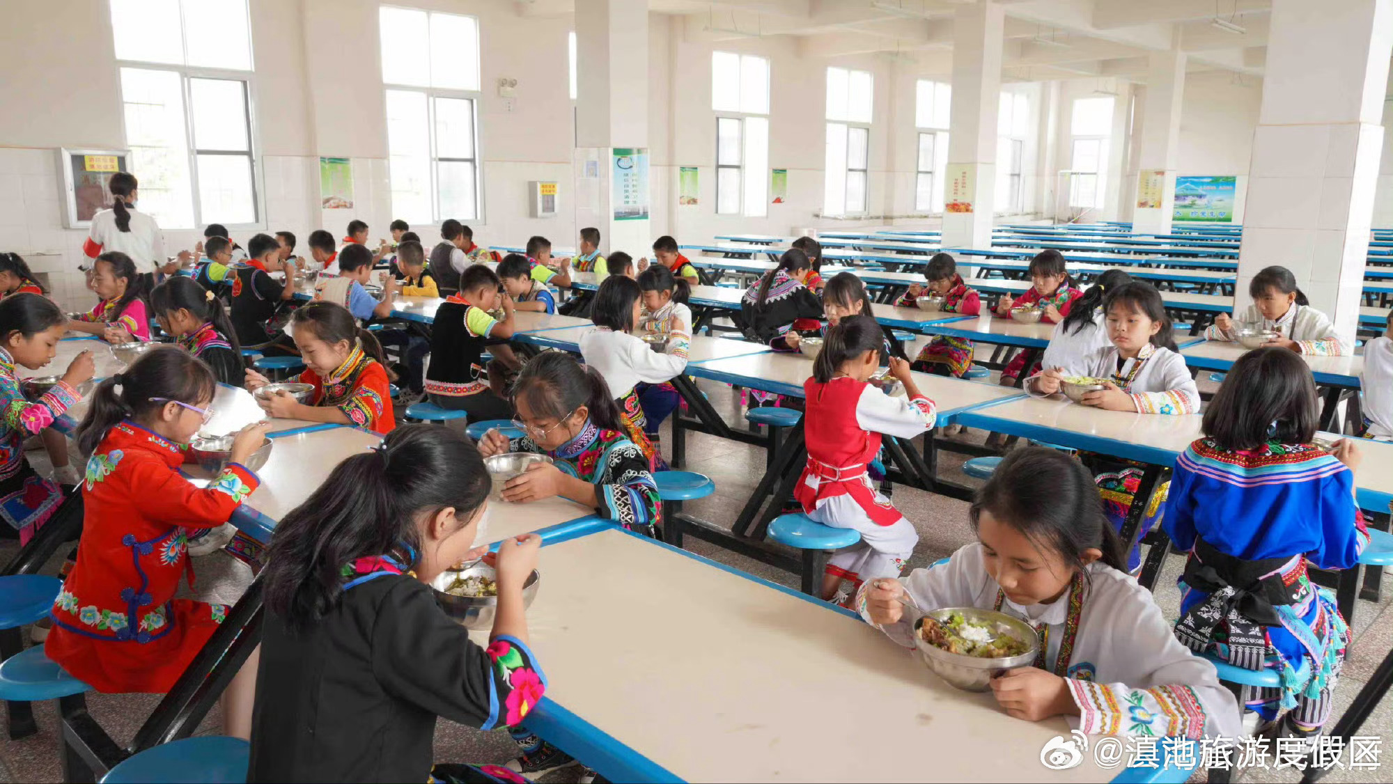 2024年全省中小学食堂“三防”设施配备率达100%