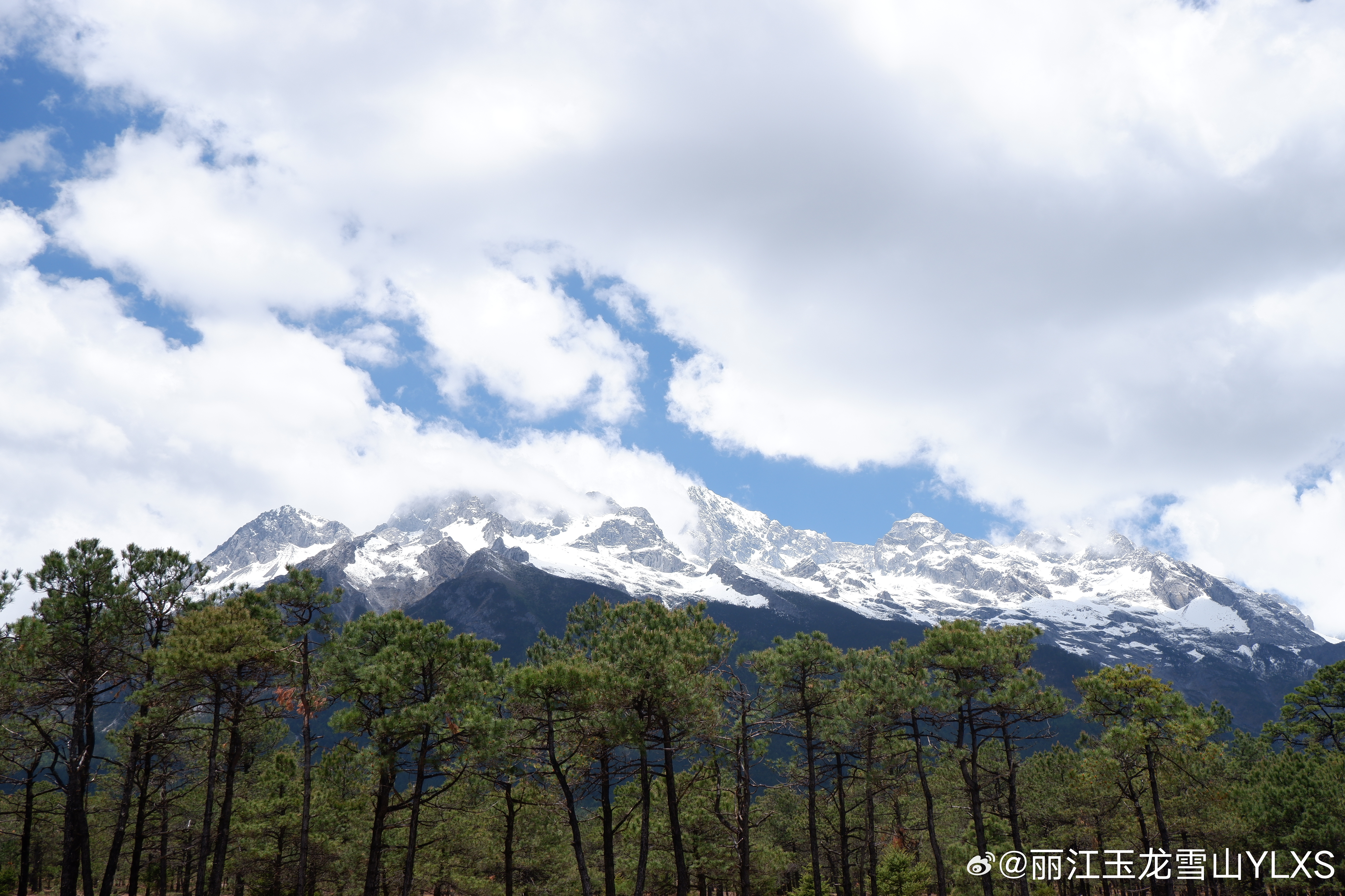 丽江市气象台发布大风Ⅳ级预警