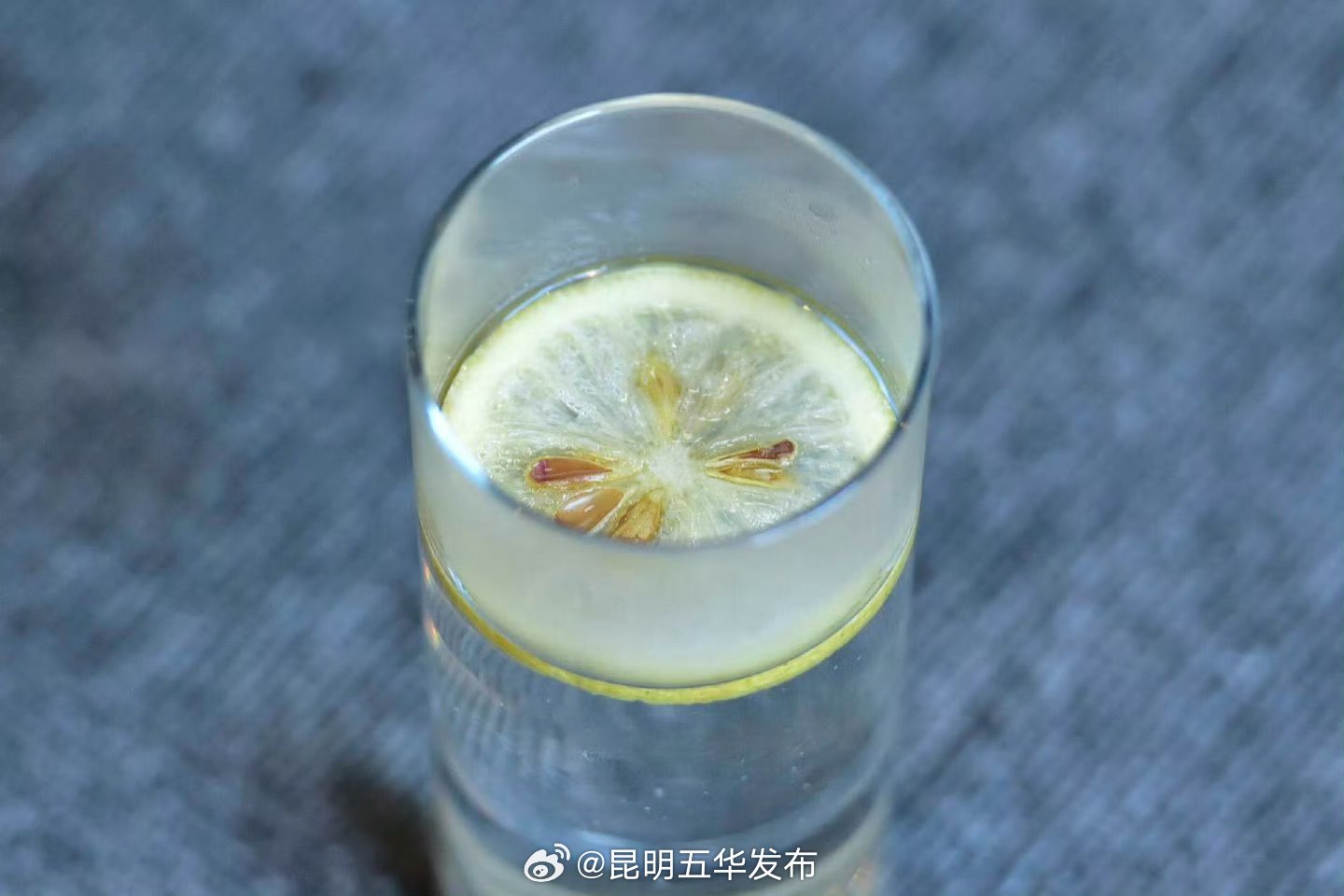 尿酸高建议喝柠檬水