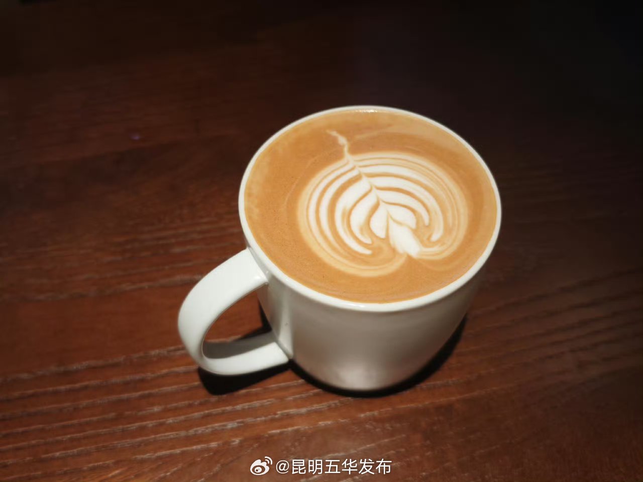 每天喝咖啡建议控制在3杯以内