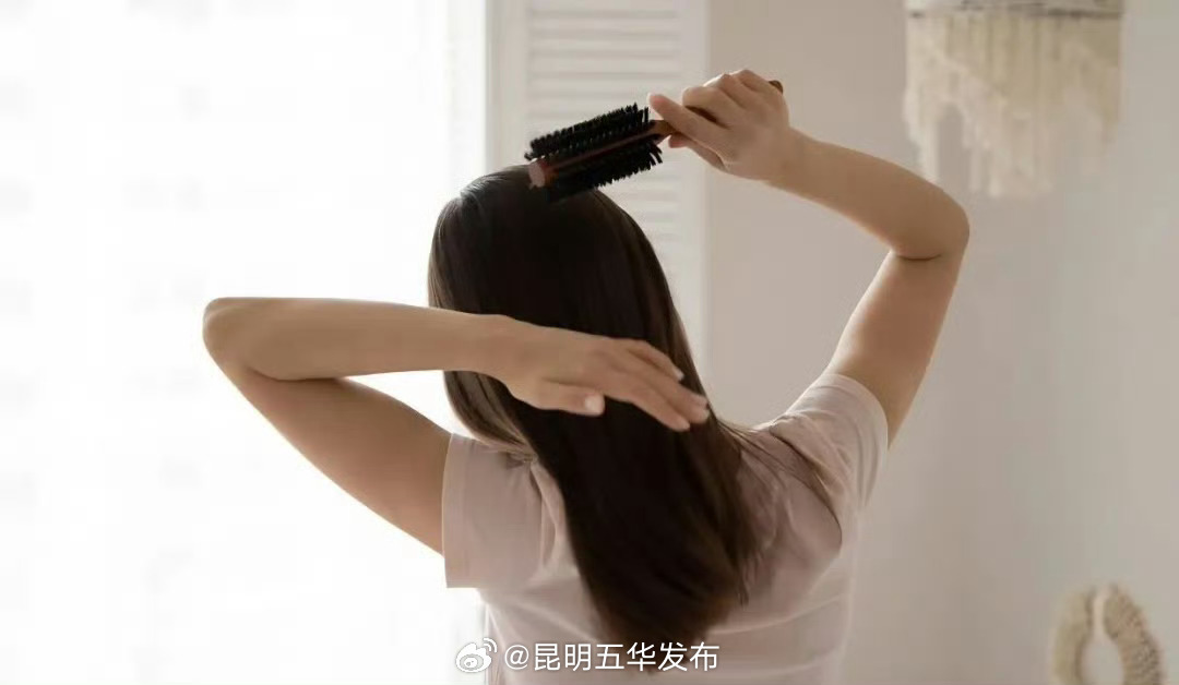 医生说春天尽量散着头发
