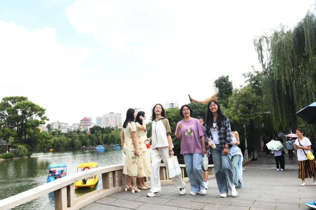 昆报头条
