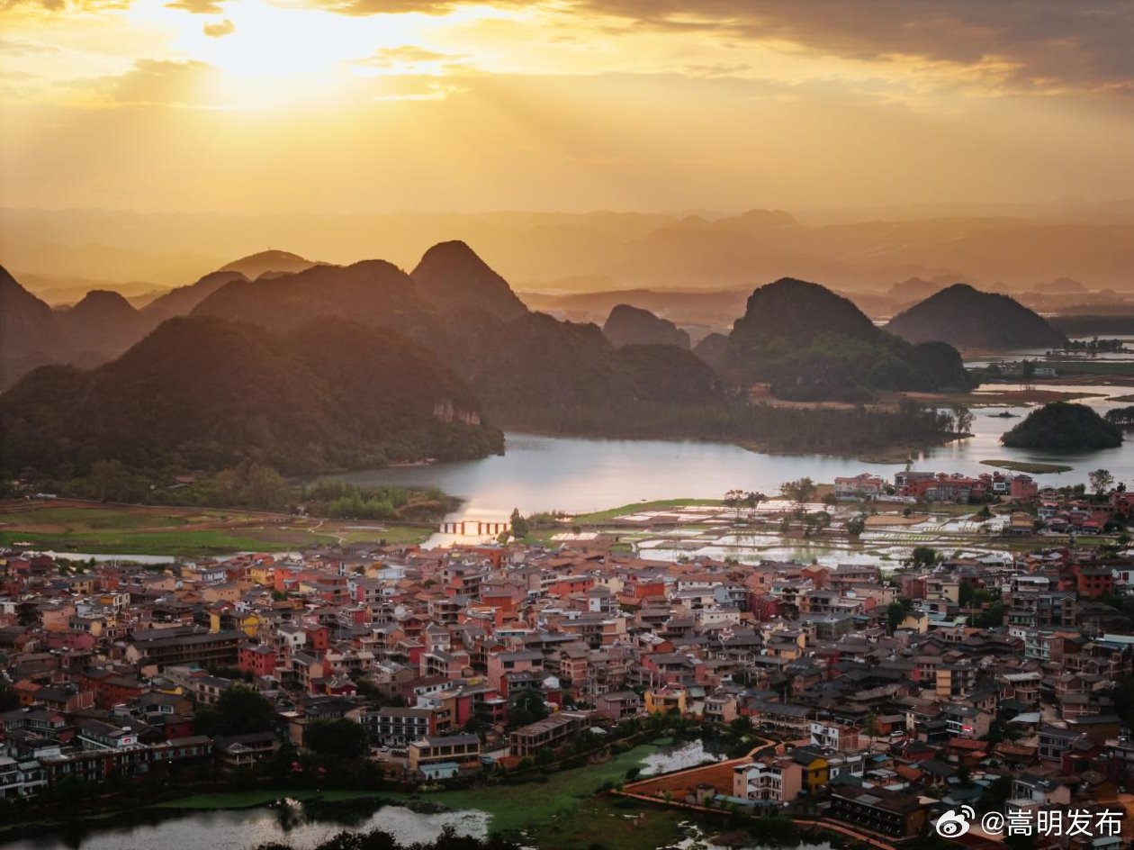 药香漫文山 旅居入桃源