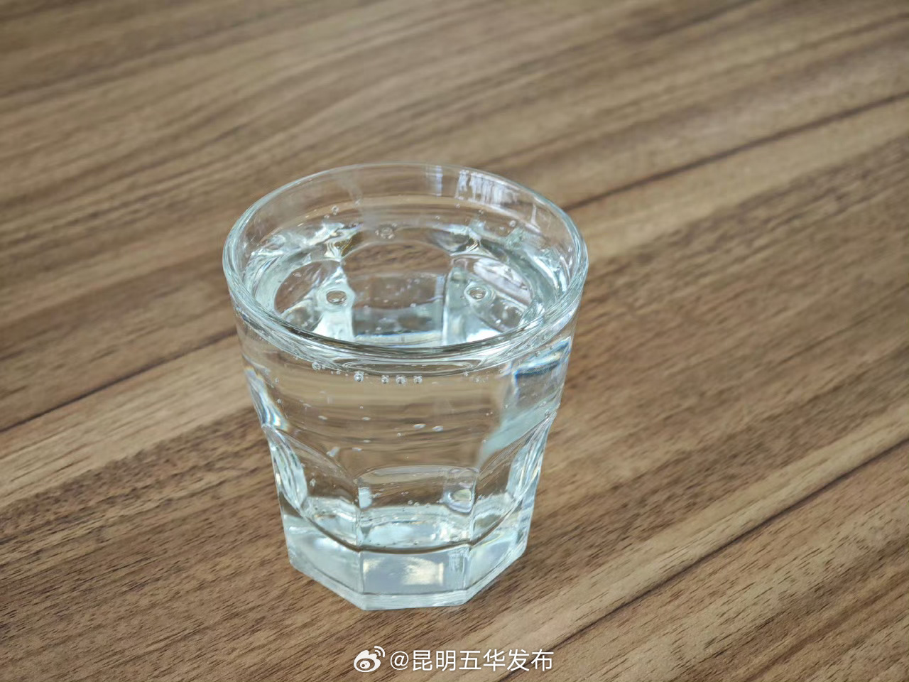 饭前喝水是最简单的减肥方法