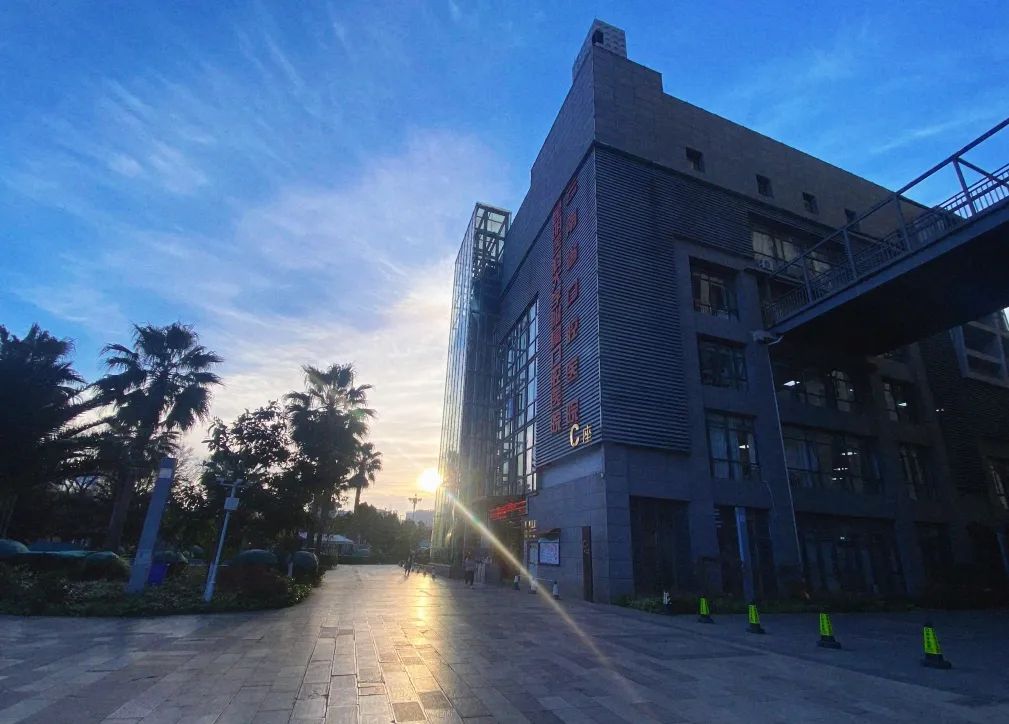 昆明医科大学附属口腔医院