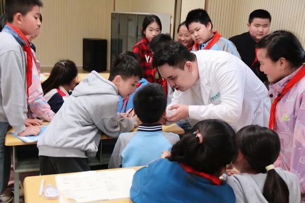 昆明西山教育体育