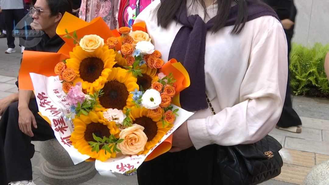 8099999街头巷尾微信