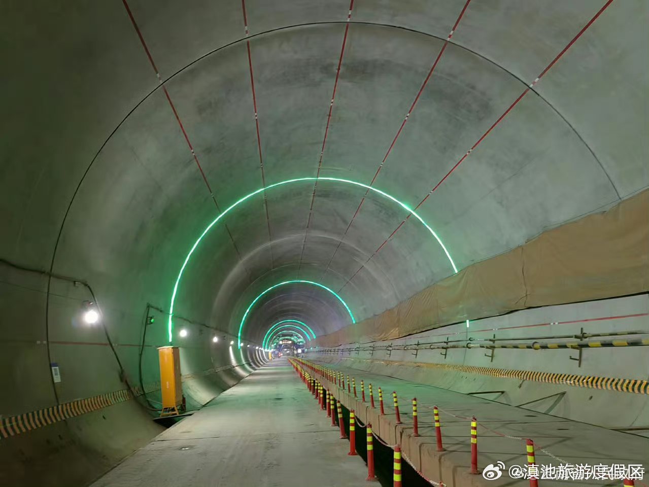 渝昆高铁桥隧施工完成超90%